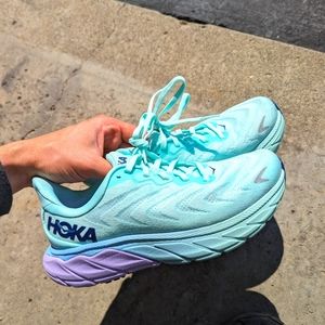 Wms HOKA Arahi 6 sz 6.5